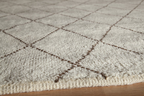 Momeni Atlas Collection Rug ATLASALT-5IVY