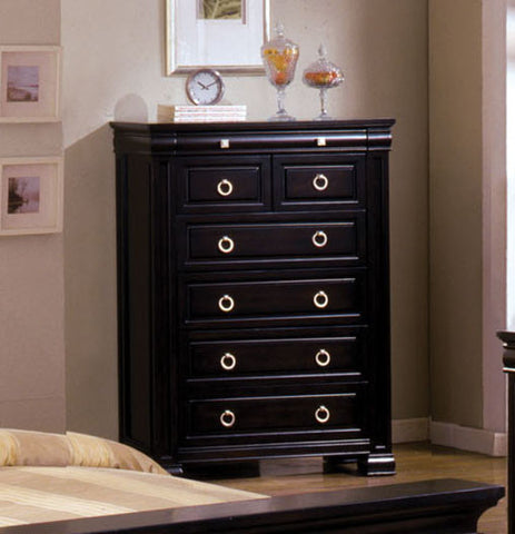Viktor Traditional Style Chest of Drawers