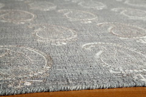 Momeni Lace Embroided Collection Rug LACE0LAC-1GRY